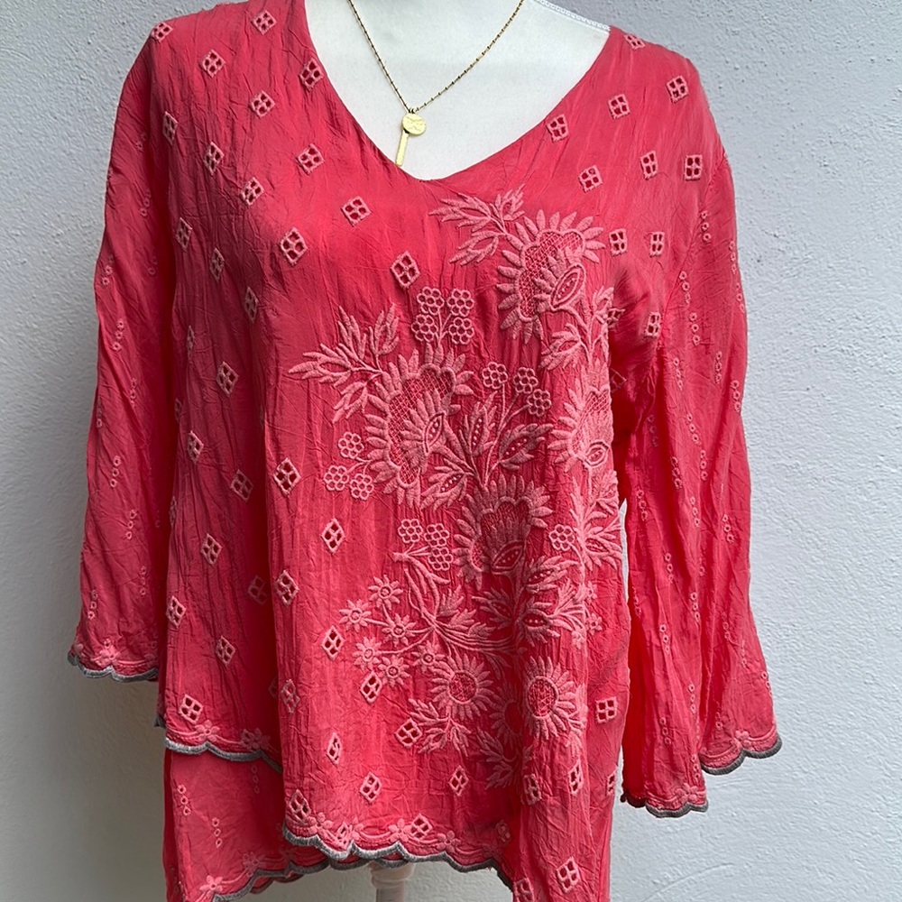 Johnny was Embroidered top M